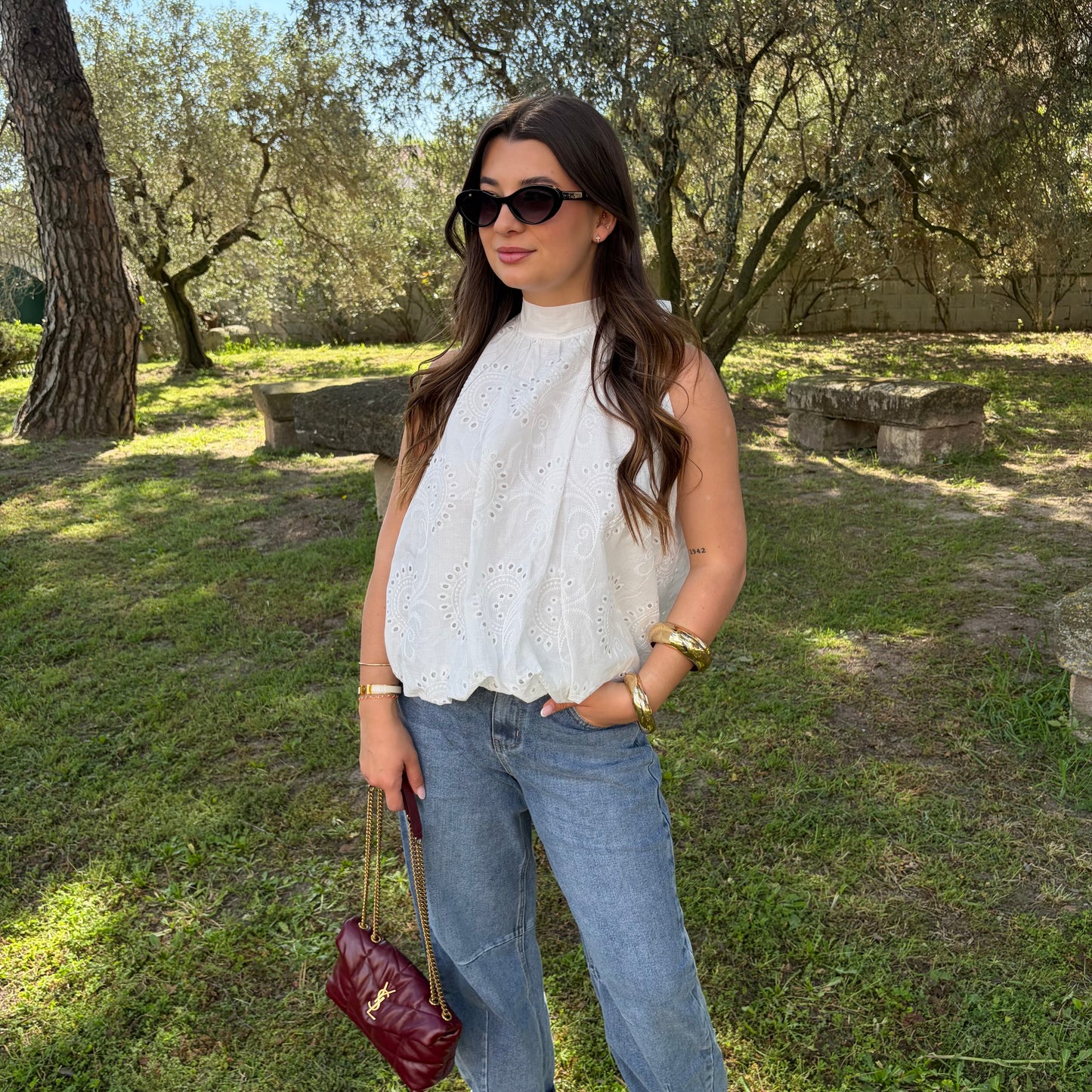 Blouse "brodée" dos nu