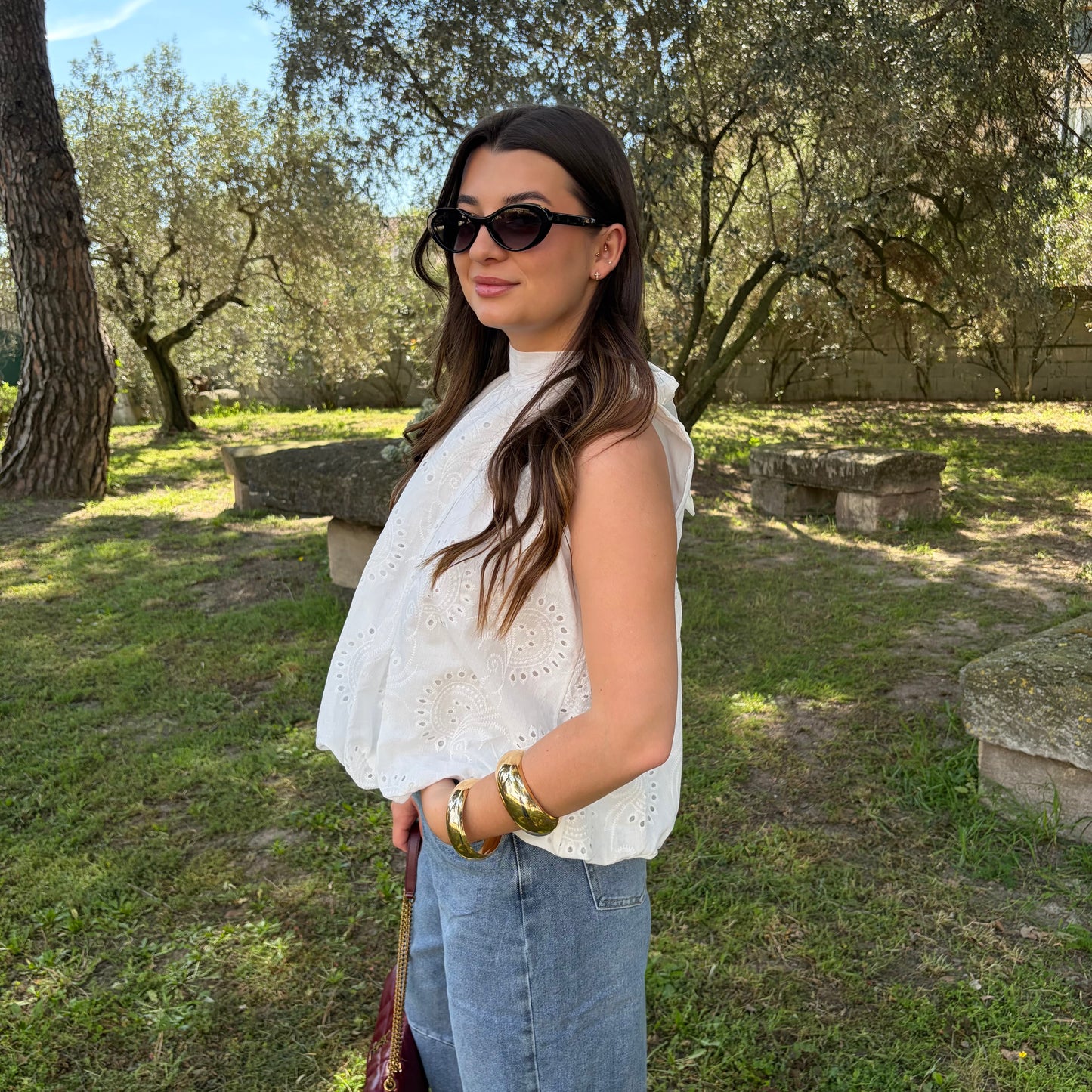 Blouse "brodée" dos nu